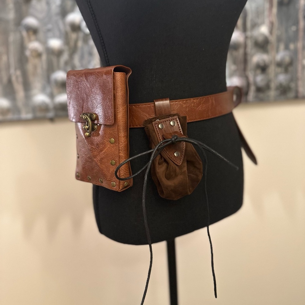 Foraging Belt with Pouch and Bag Faux Leather NWOT